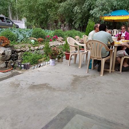 Galaxy Guest House Hundar 外观 照片